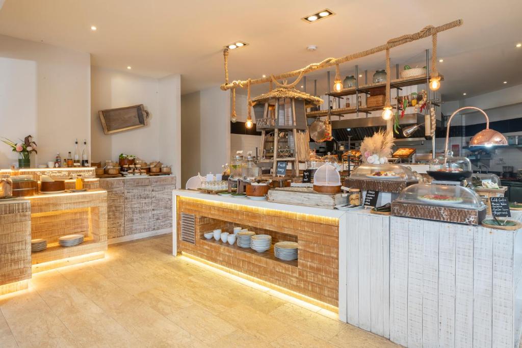 12 NIghts Holiday Deal at Koh Yao, Krabi & Bangkok with Breakfast