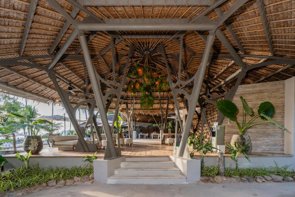 12 NIghts Holiday Deal at Koh Yao, Krabi & Bangkok with Breakfast