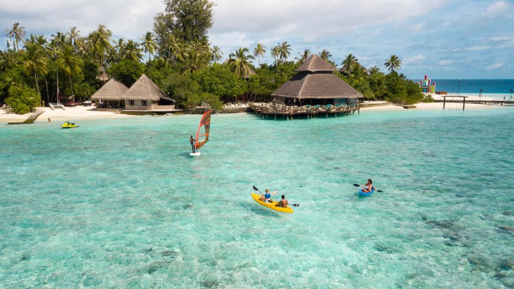 “Experience the Best of Both Worlds: 10 Nights in Abu Dhabi and the Maldives”