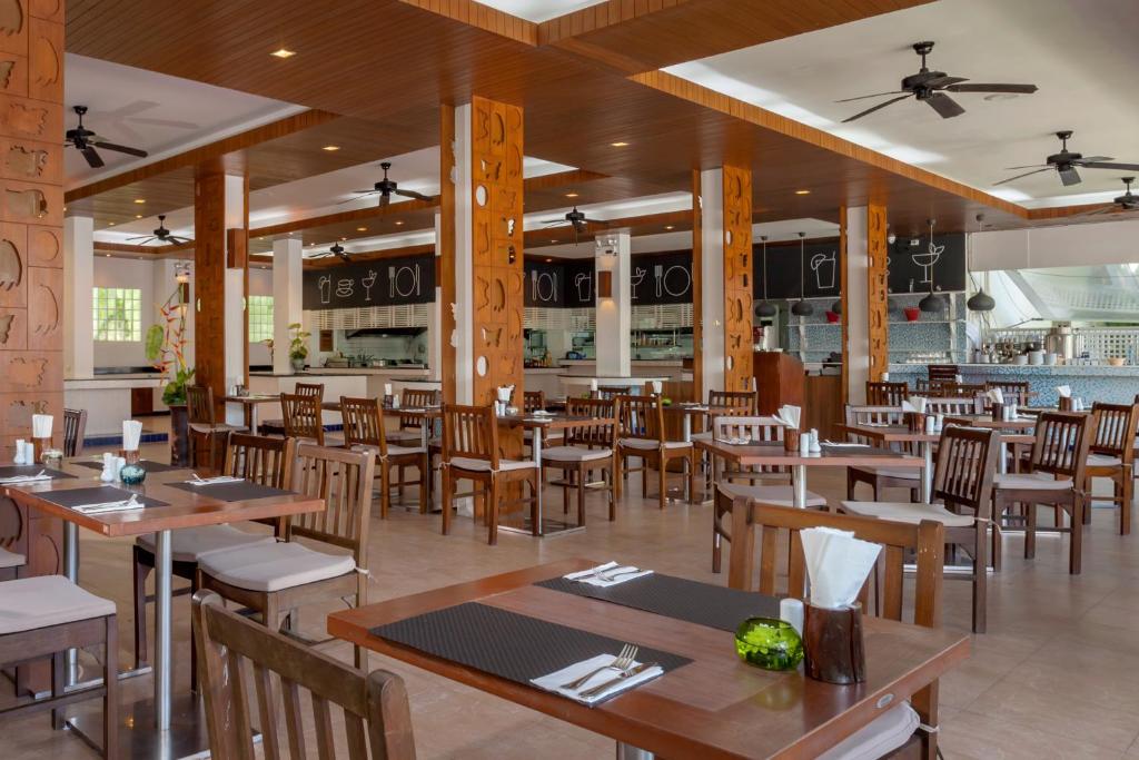 12 Nights Holiday at Bangkok, Krabi, Phi Phi Island & Phuket with Breakfast