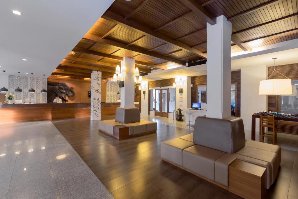 12 Nights Holiday at Bangkok, Krabi, Phi Phi Island & Phuket with Breakfast