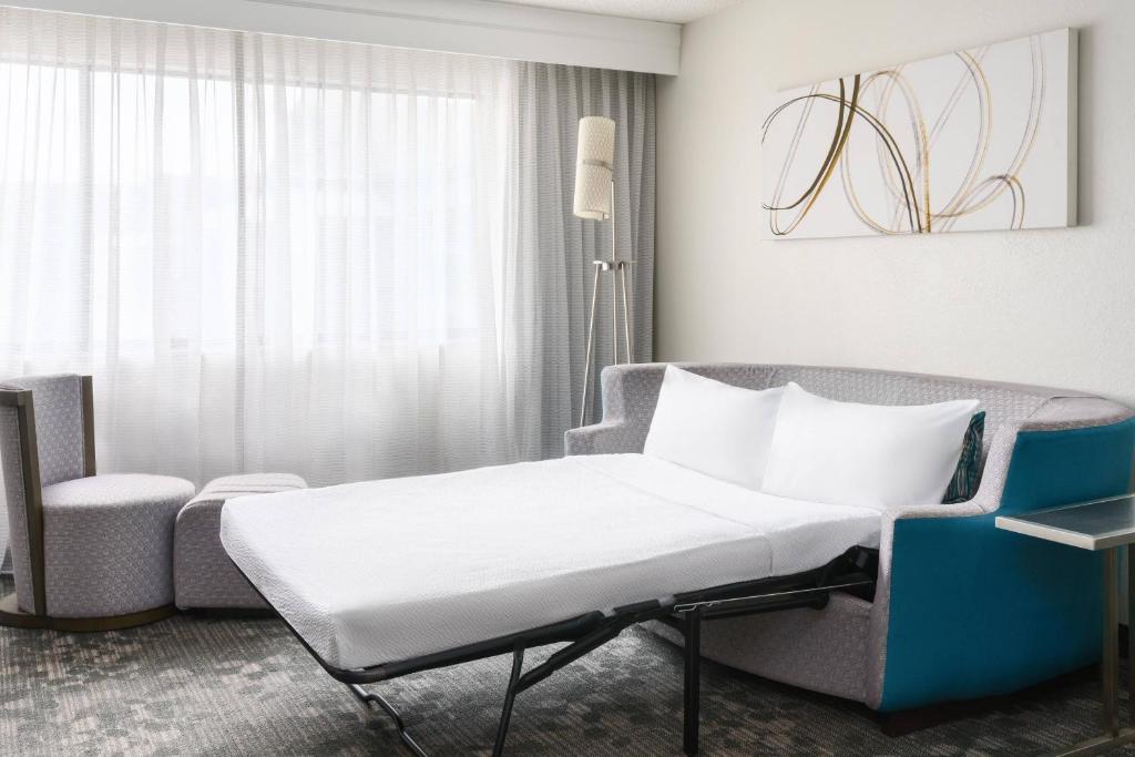 Starry Nights! Your 10 Nights Family Extravaganza in Orlando & Bahamas! Adventure Awaits!