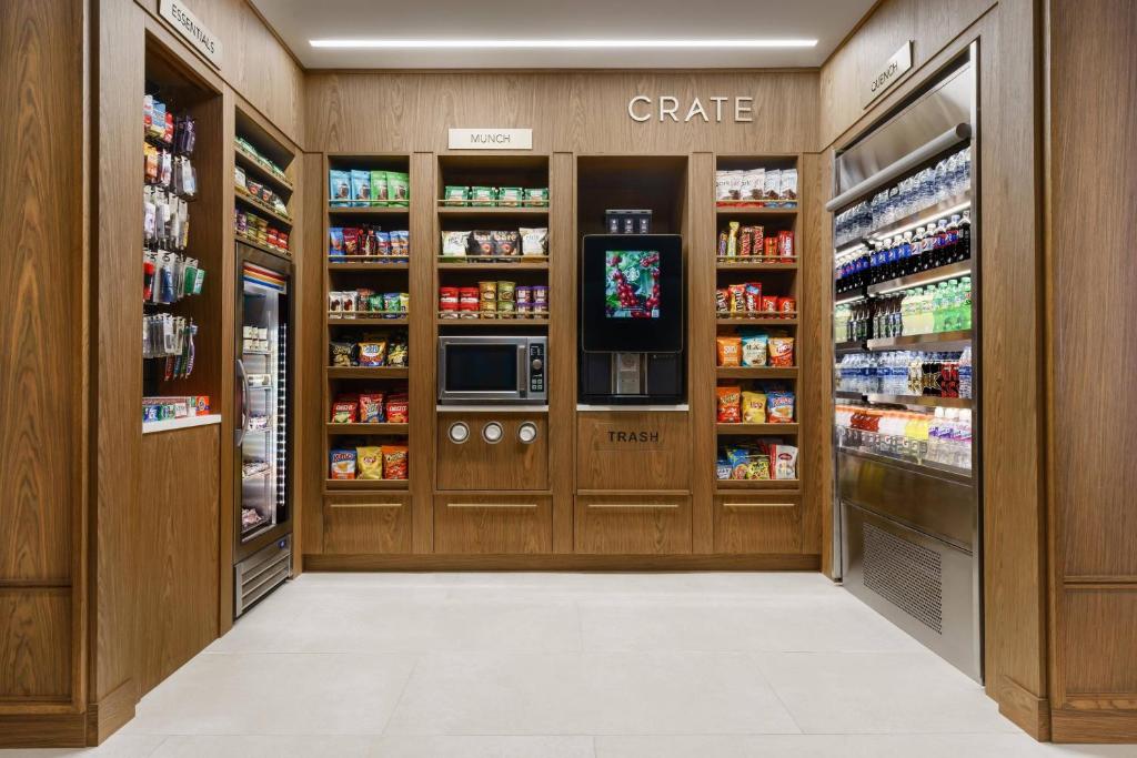 Starry Nights! Your 10 Nights Family Extravaganza in Orlando & Bahamas! Adventure Awaits!