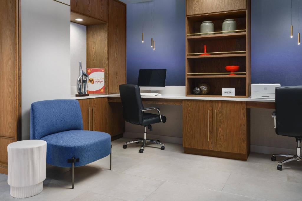 Starry Nights! Your 10 Nights Family Extravaganza in Orlando & Bahamas! Adventure Awaits!