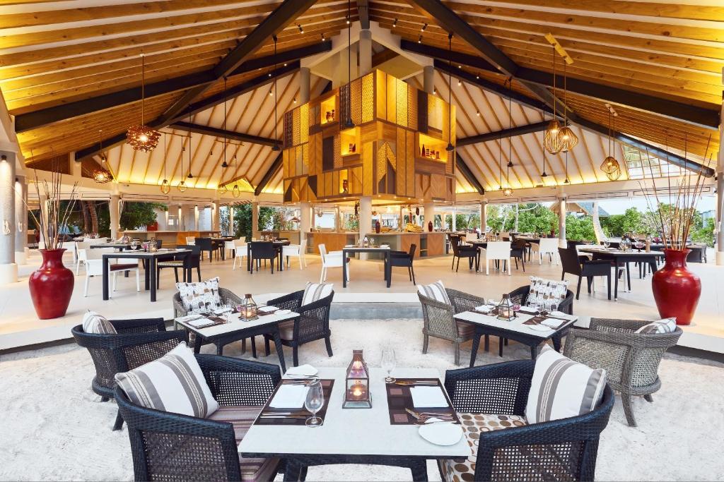 07 Nights Stay In Maldives Most Iconic Resort