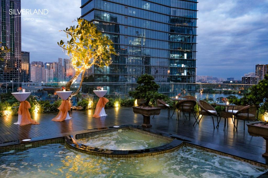 Discover the best of Vietnam and Cambodia with 12 nights of luxury for £1549pp – Silverland Sakyo, Dusit Princess Moonrise & White Mansion Legend await – accommodation and transfers included