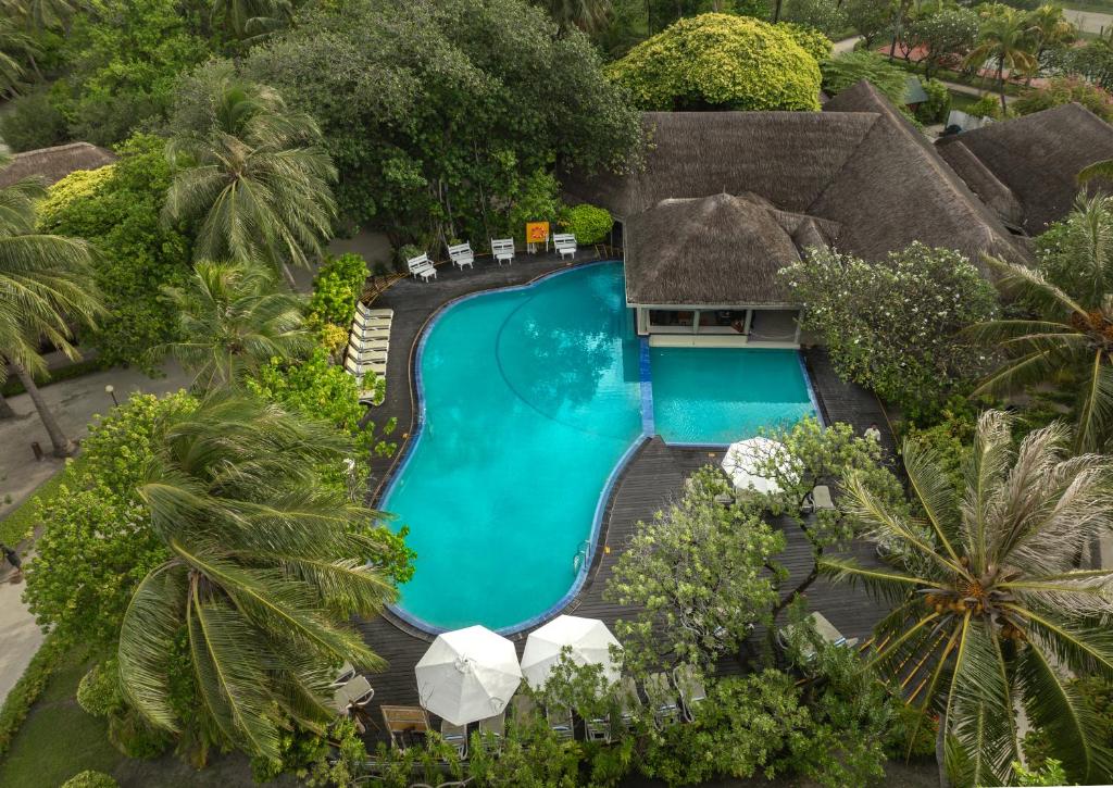 Dream Maldives Getaway: 7 Nights Adaaran Select Hudhuranfushi All Inclusive Premium Combined Return Speedboat Transfer included Price starting from £1,599pp