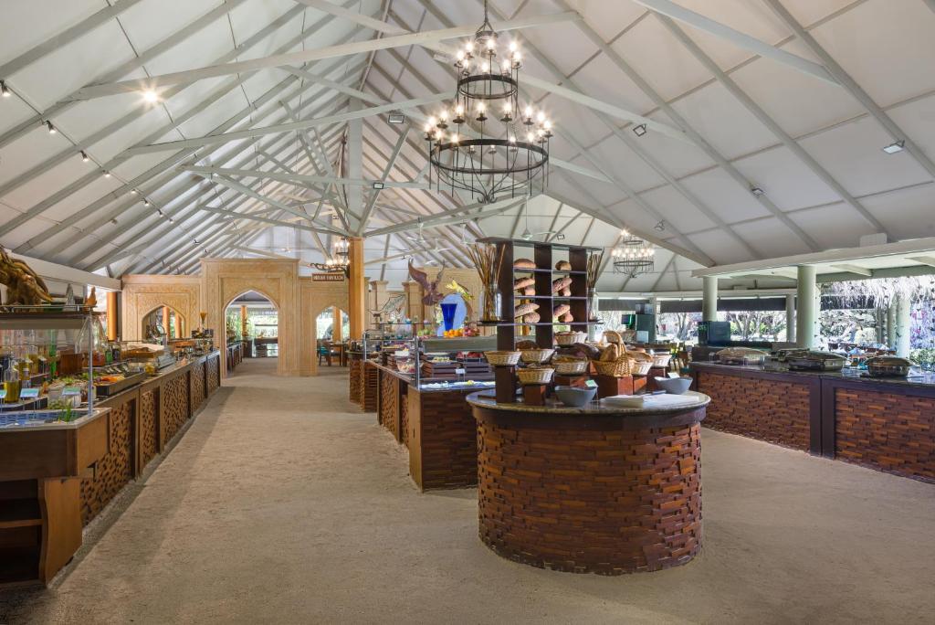 Dream Maldives Getaway: 7 Nights Adaaran Select Hudhuranfushi All Inclusive Premium Combined Return Speedboat Transfer included Price starting from £1,599pp