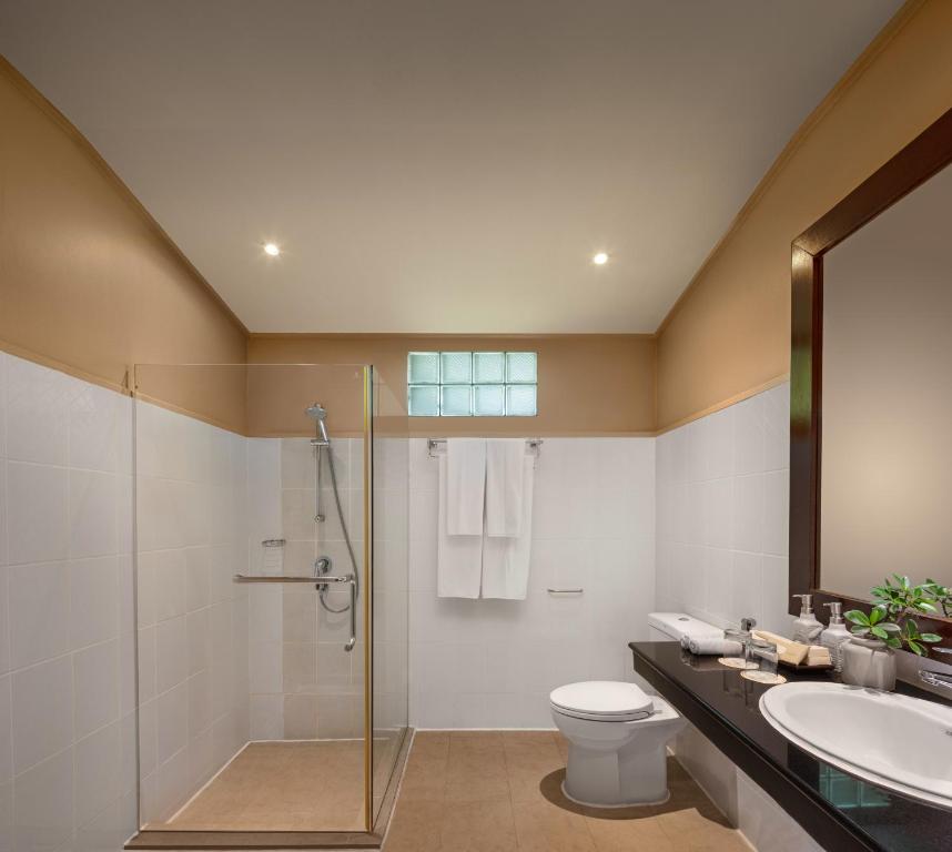 Dream Maldives Getaway: 7 Nights Adaaran Select Hudhuranfushi All Inclusive Premium Combined Return Speedboat Transfer included Price starting from £1,599pp