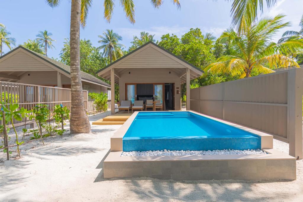 Luxury Dual Destination: 03 Nights in Hilton Dubai the Walk & 07 Nights Meeru Island Maldives with All Inclusive Plus