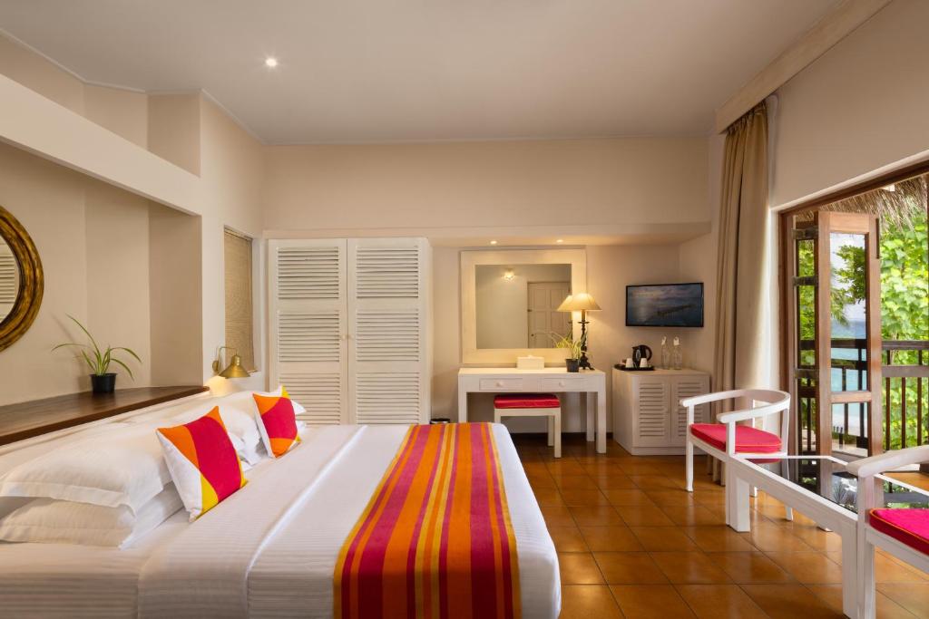 “Experience the Best of Both Worlds: 10 Nights in Abu Dhabi and the Maldives”