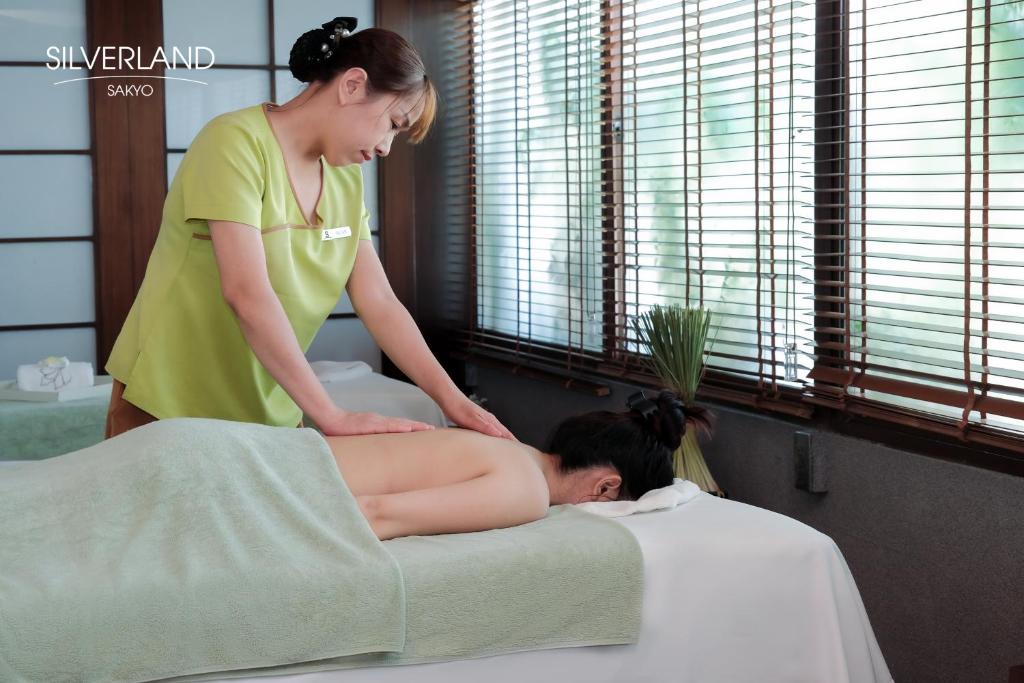 Discover the best of Vietnam and Cambodia with 12 nights of luxury for £1549pp – Silverland Sakyo, Dusit Princess Moonrise & White Mansion Legend await – accommodation and transfers included