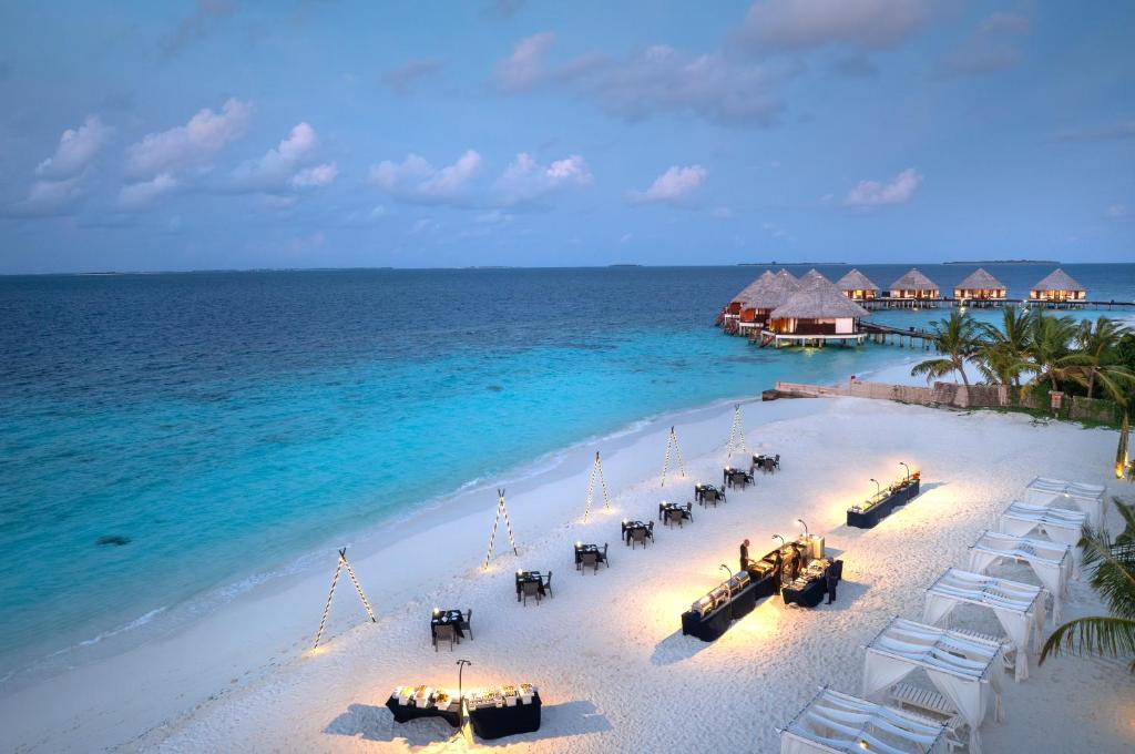 10 Nights Multi-Center holiday break at the Marvelous Maldives & Scintillating Singapore Starting from £1799 pp