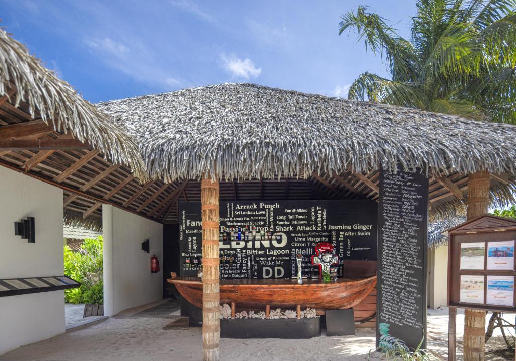 10 Nights Multi-Center holiday break at the Marvelous Maldives & Scintillating Singapore Starting from £1799 pp