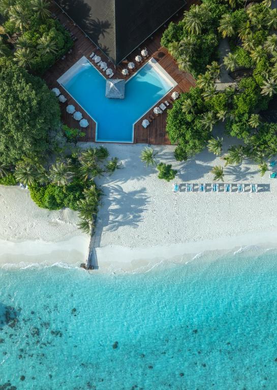 10 Nights Multi-Center holiday break at the Marvelous Maldives & Scintillating Singapore Starting from £1799 pp