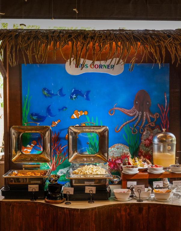 10 Nights Multi-Center holiday break at the Marvelous Maldives & Scintillating Singapore Starting from £1799 pp