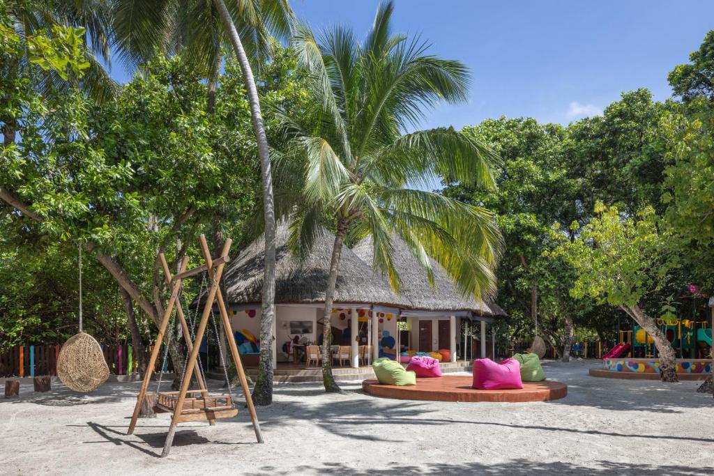 10 Nights Multi-Center holiday break at the Marvelous Maldives & Scintillating Singapore Starting from £1799 pp