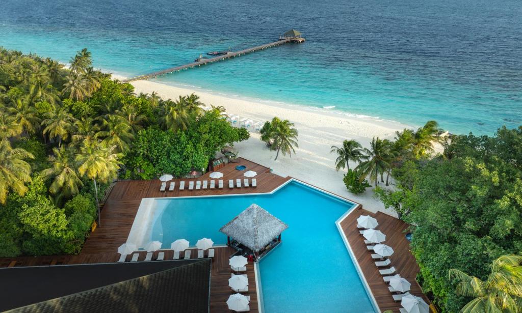 10 Nights Multi-Center holiday break at the Marvelous Maldives & Scintillating Singapore Starting from £1799 pp