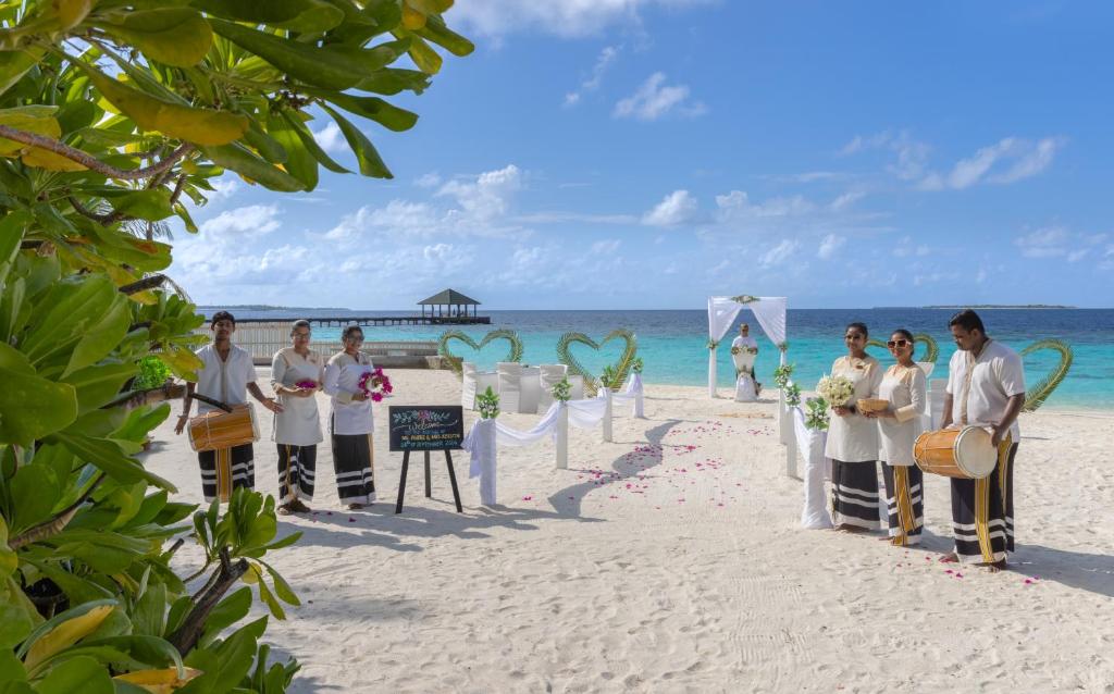 10 Nights Multi-Center holiday break at the Marvelous Maldives & Scintillating Singapore Starting from £1799 pp