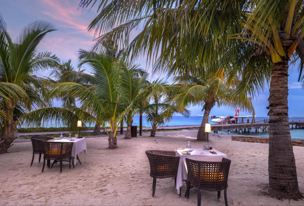 10 Nights Multi-Center holiday break at the Marvelous Maldives & Scintillating Singapore Starting from £1799 pp