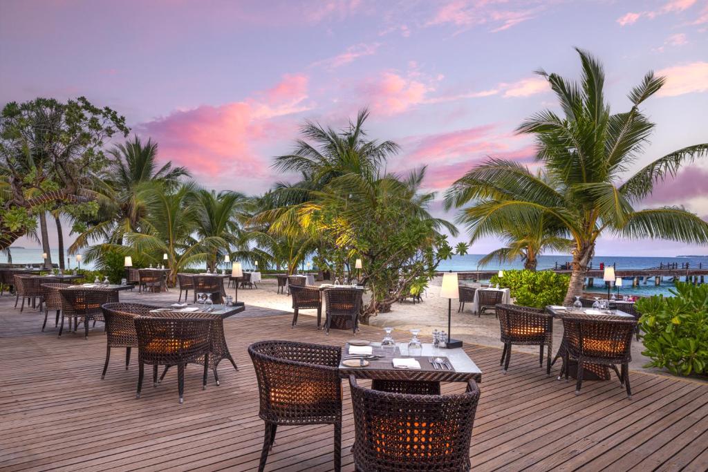 10 Nights Multi-Center holiday break at the Marvelous Maldives & Scintillating Singapore Starting from £1799 pp