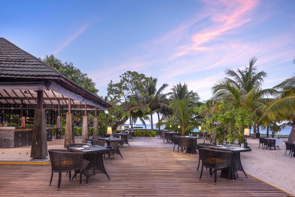 10 Nights Multi-Center holiday break at the Marvelous Maldives & Scintillating Singapore Starting from £1799 pp