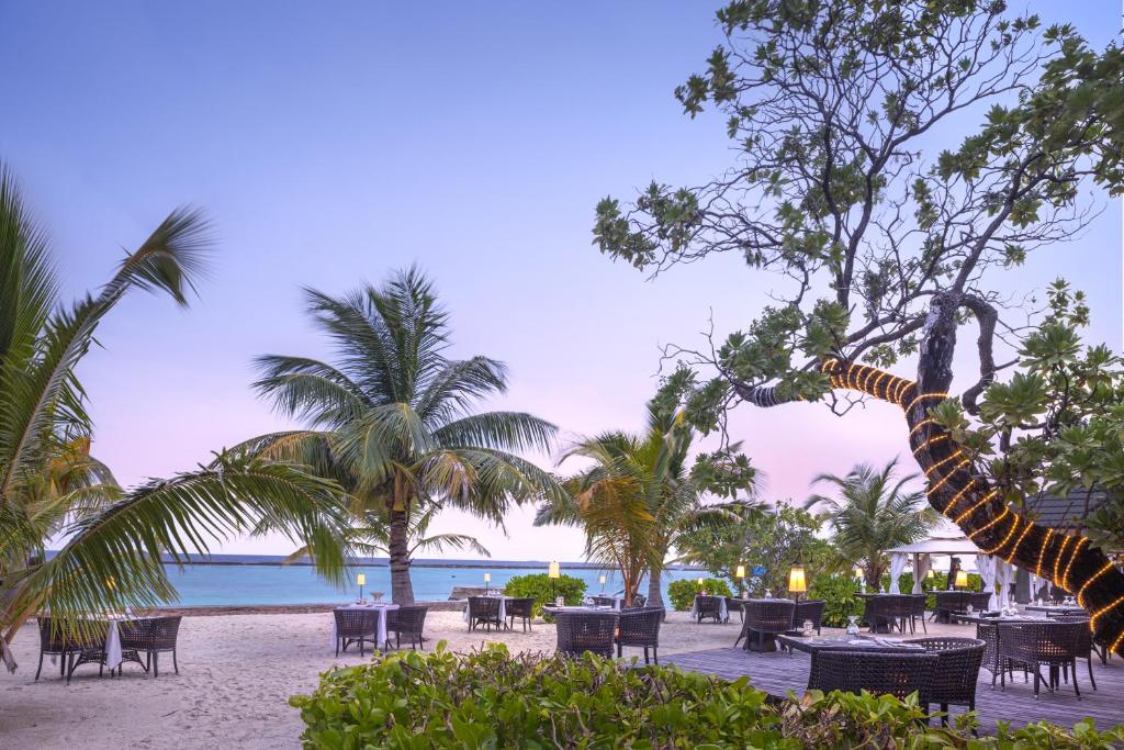 10 Nights Multi-Center holiday break at the Marvelous Maldives & Scintillating Singapore Starting from £1799 pp