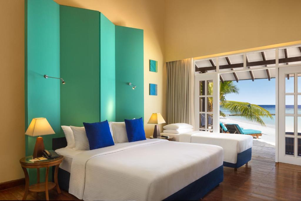 10 Nights Multi-Center holiday break at the Marvelous Maldives & Scintillating Singapore Starting from £1799 pp