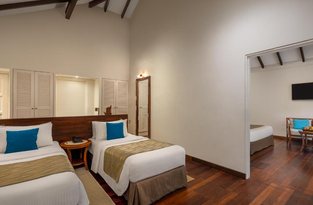 10 Nights Multi-Center holiday break at the Marvelous Maldives & Scintillating Singapore Starting from £1799 pp