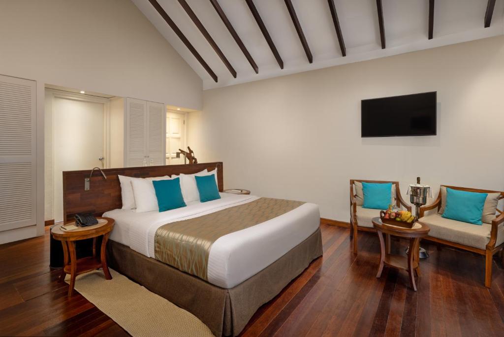 10 Nights Multi-Center holiday break at the Marvelous Maldives & Scintillating Singapore Starting from £1799 pp