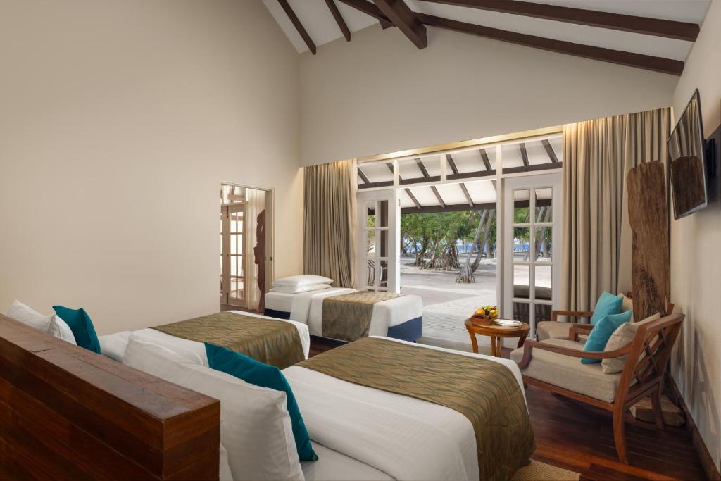 10 Nights Multi-Center holiday break at the Marvelous Maldives & Scintillating Singapore Starting from £1799 pp