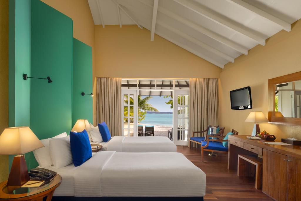 10 Nights Multi-Center holiday break at the Marvelous Maldives & Scintillating Singapore Starting from £1799 pp