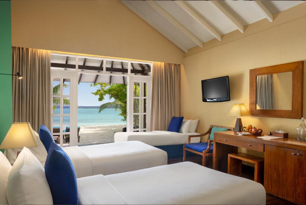 10 Nights Multi-Center holiday break at the Marvelous Maldives & Scintillating Singapore Starting from £1799 pp