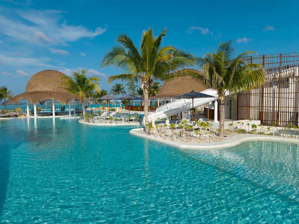 MALDIVES SUNSET OVERWATER POOL VILLA — FOR THE WHOLE FAMILY! 7 NIGHTS • 2 ADULTS + 2 KIDS • ALL-INCLUSIVE MAY 2027 FROM £6,999 PER FAMILY
