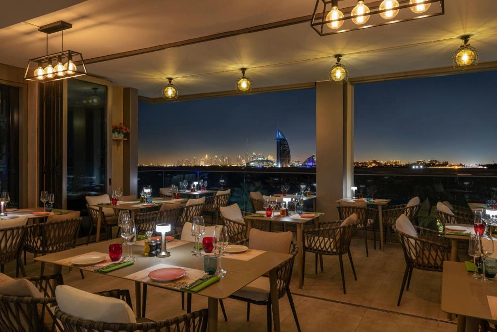 14 Nights Multi-Center Holiday Deal to the Stunning Sites & Beaches of Dubai, Bangkok, Singapore & Bali, to experience the luxury starting from £1469 pp