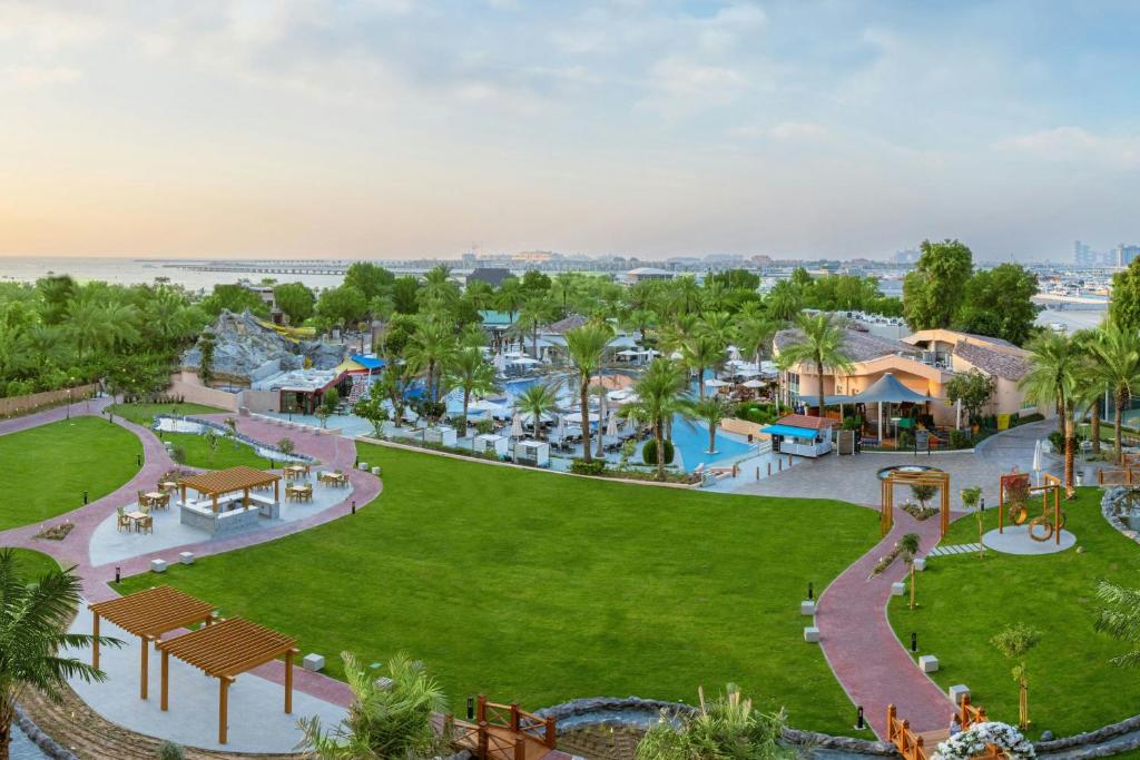 10 Nights of Ultimate Luxury: Dubai & Maldives Getaway! Price starting from £ 2,249/pp