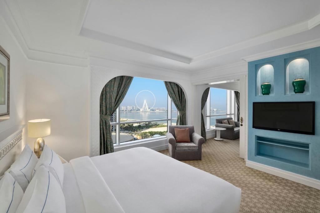 10 Nights of Ultimate Luxury: Dubai & Maldives Getaway! Price starting from £ 2,249/pp