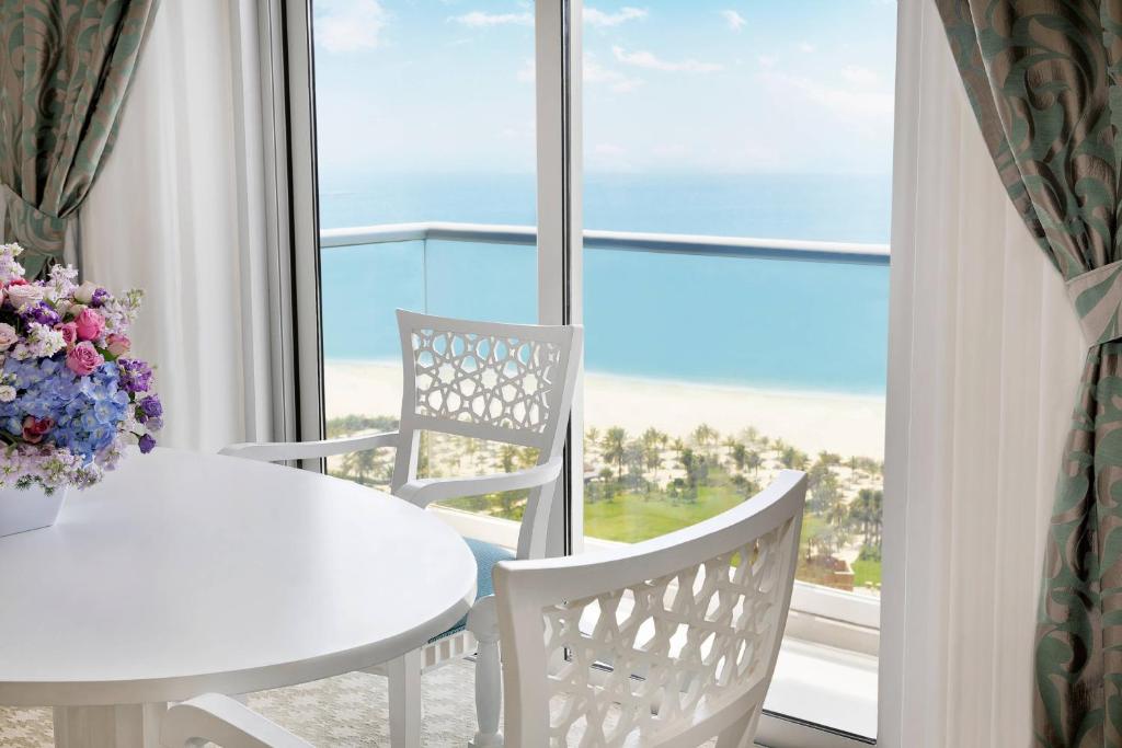 10 Nights of Ultimate Luxury: Dubai & Maldives Getaway! Price starting from £ 2,249/pp