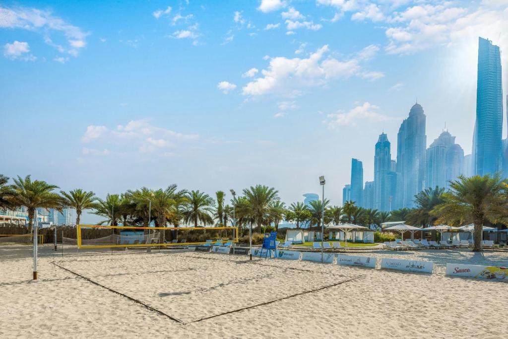 10 Nights of Ultimate Luxury: Dubai & Maldives Getaway! Price starting from £ 2,249/pp