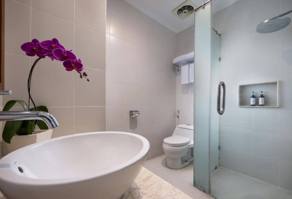 09 Nights of 3 Capitals. 1 Epic Holiday. Just £849pp