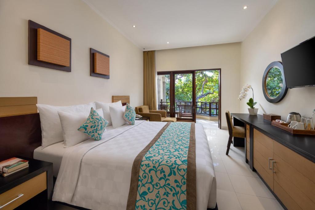 09 Nights of 3 Capitals. 1 Epic Holiday. Just £849pp