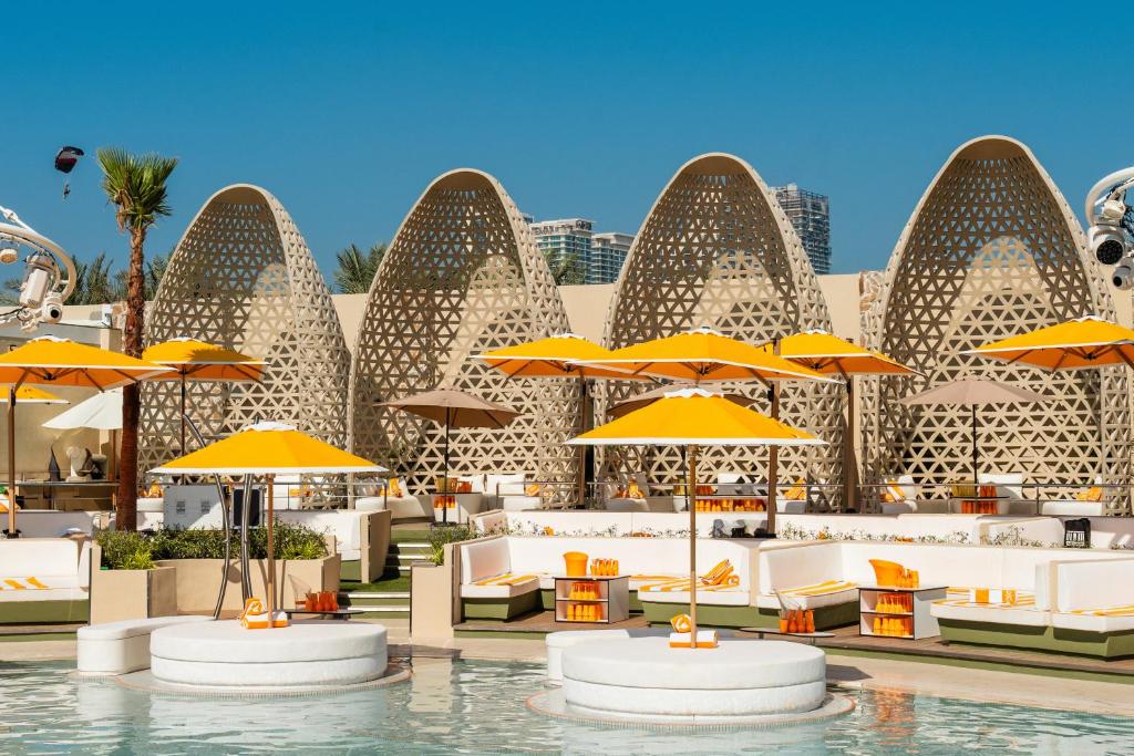 10 Nights of Ultimate Luxury: Dubai & Maldives Getaway! Price starting from £ 2,249/pp