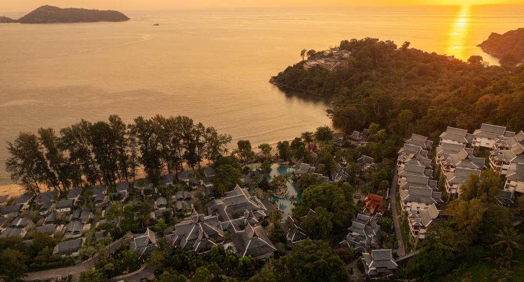 11 Nights Holiday at Dubai, Phuket and Krabi with Breakfast, Starting from £1499 pp