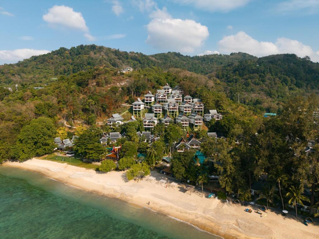 11 Nights Holiday at Dubai, Phuket and Krabi with Breakfast, Starting from £1499 pp