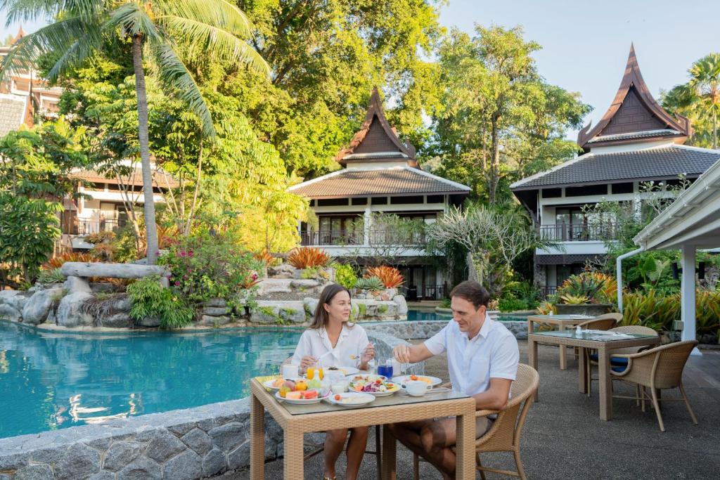 11 Nights Holiday at Dubai, Phuket and Krabi with Breakfast, Starting from £1499 pp