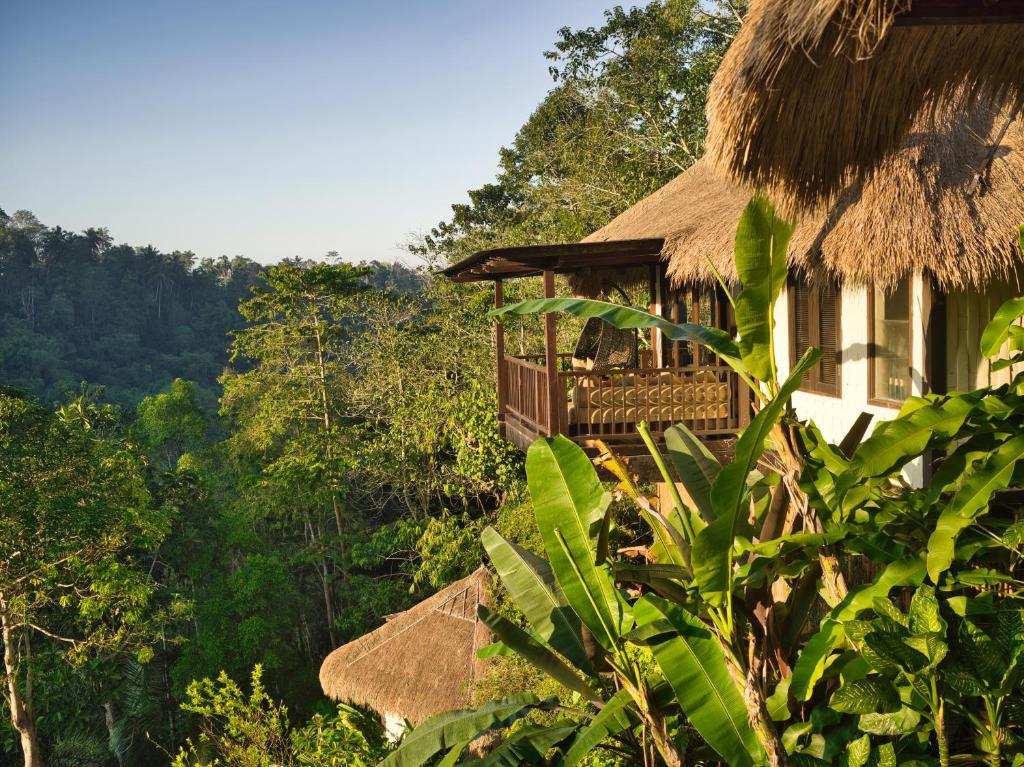 Your 10-Night Bali + Nusa Penida Escape Awaits – from just £1399pp!