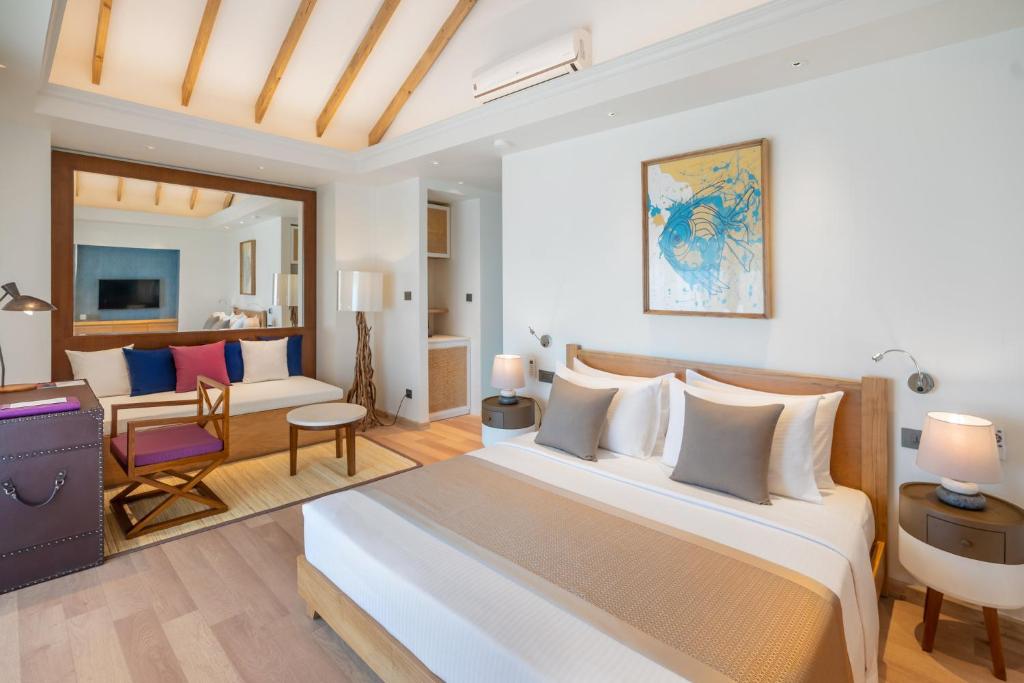 14 Days – Taj Mahal by Day, Turquoise Waters by Night From £2,249pp All-Inclusive