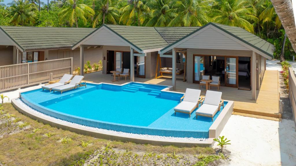 Luxury Dual Destination: 03 Nights in Hilton Dubai the Walk & 07 Nights Meeru Island Maldives with All Inclusive Plus