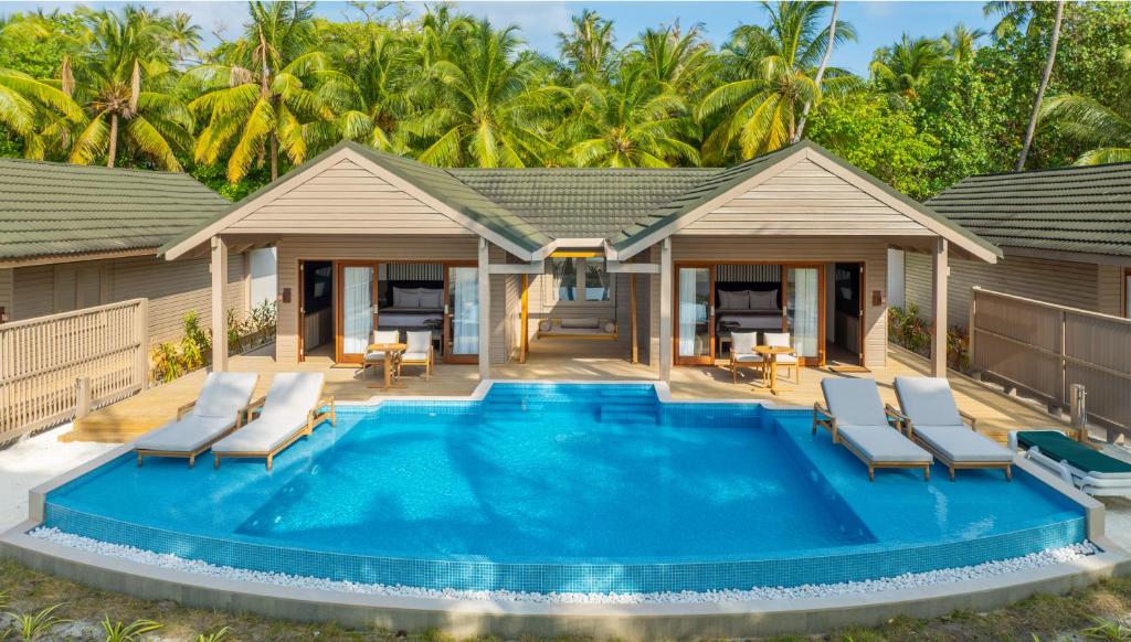Luxury Dual Destination: 03 Nights in Hilton Dubai the Walk & 07 Nights Meeru Island Maldives with All Inclusive Plus
