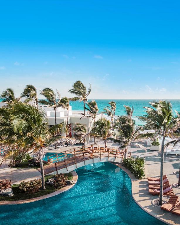 From Sun Kissed Beaches to Urban Delights! Spectacular Adventure in Cancun & Los Angeles, All Inclusive
